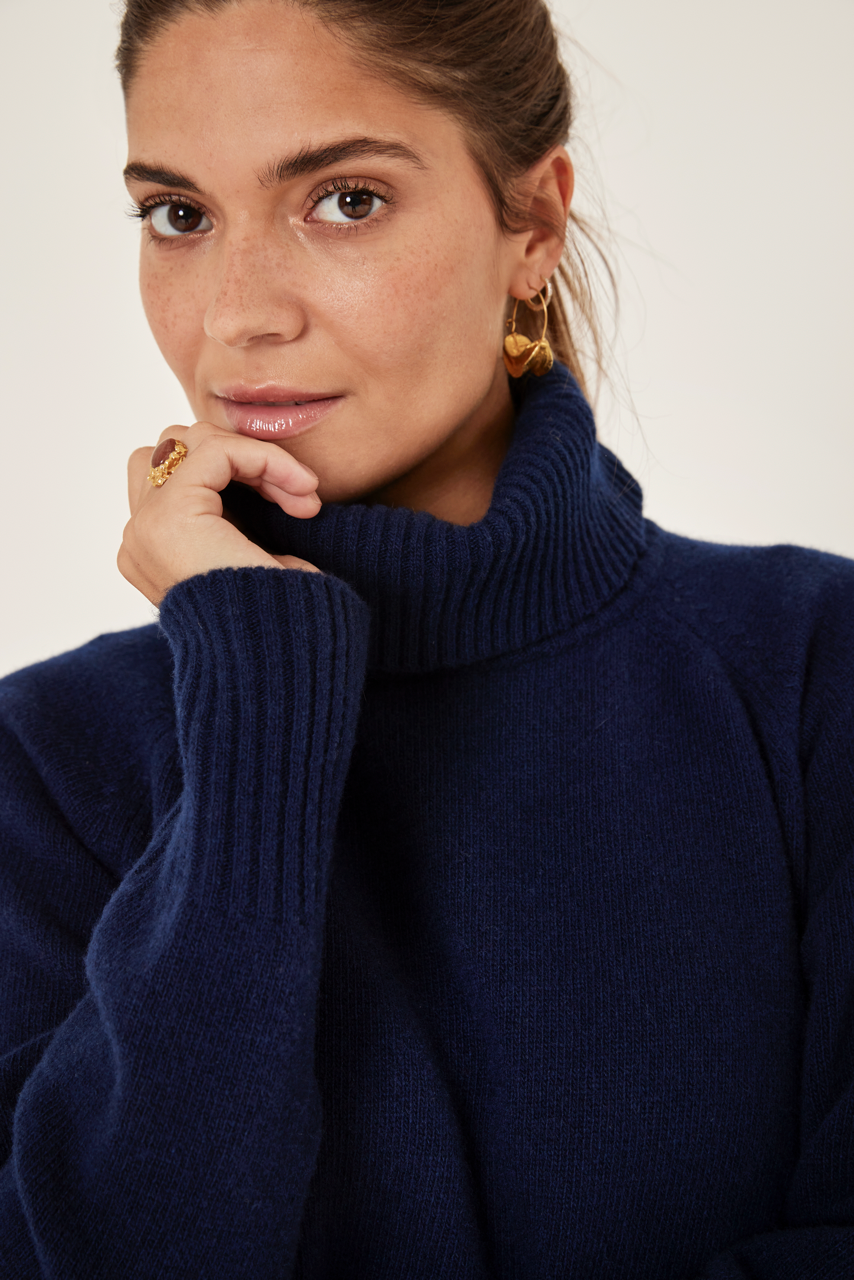 Sofia 2-In-1 Jumper - 100% ultra fine merino wool – Caznus Atelier